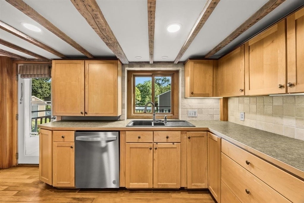24 Benjamin Drive, Attleboro, MA Photo #6