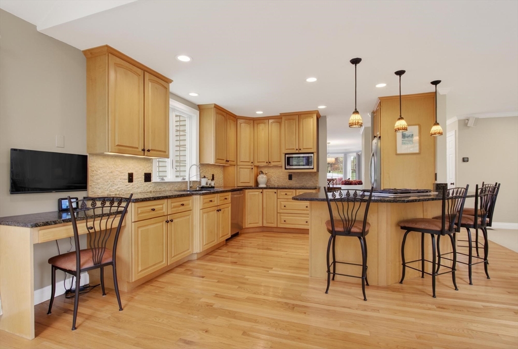 6 Jennifer Drive, Westford, MA Photo #16