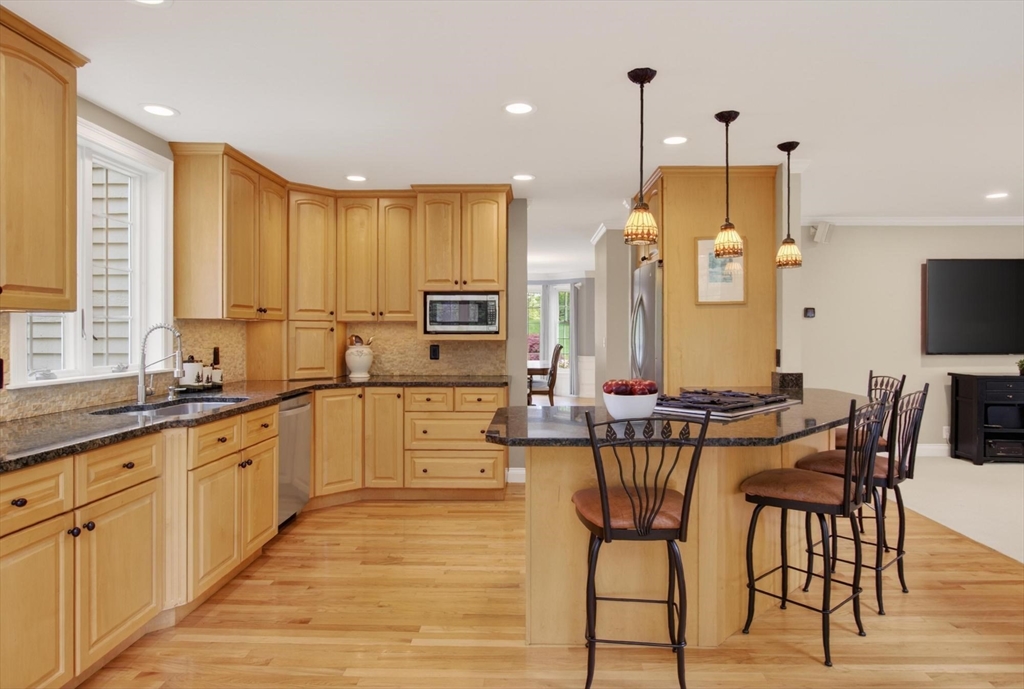 6 Jennifer Drive, Westford, MA Photo #12