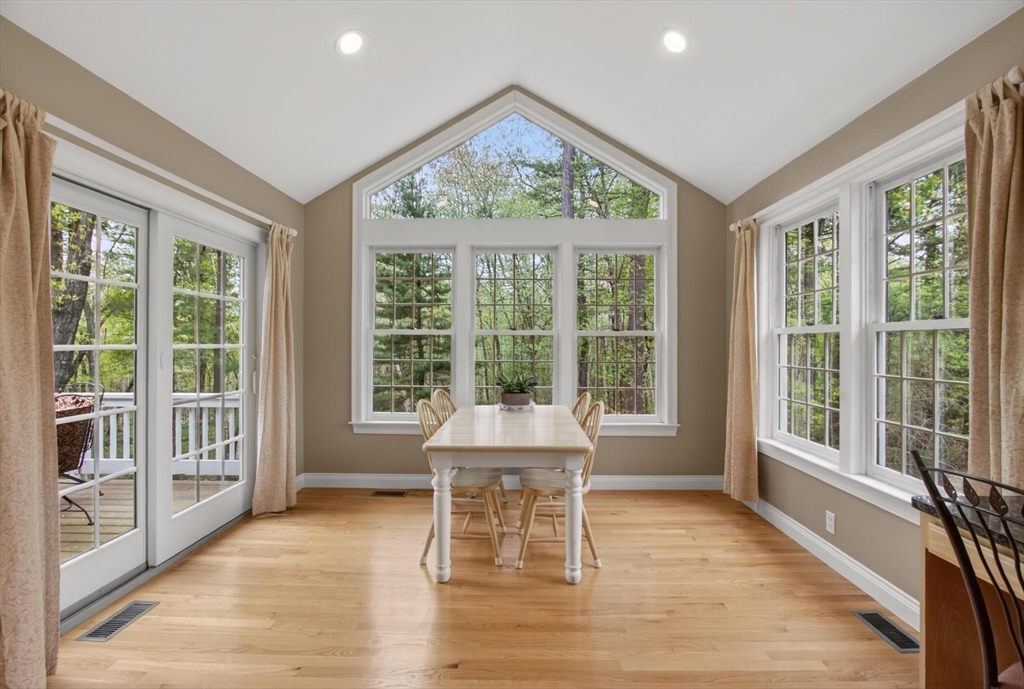 6 Jennifer Drive, Westford, MA Photo #14