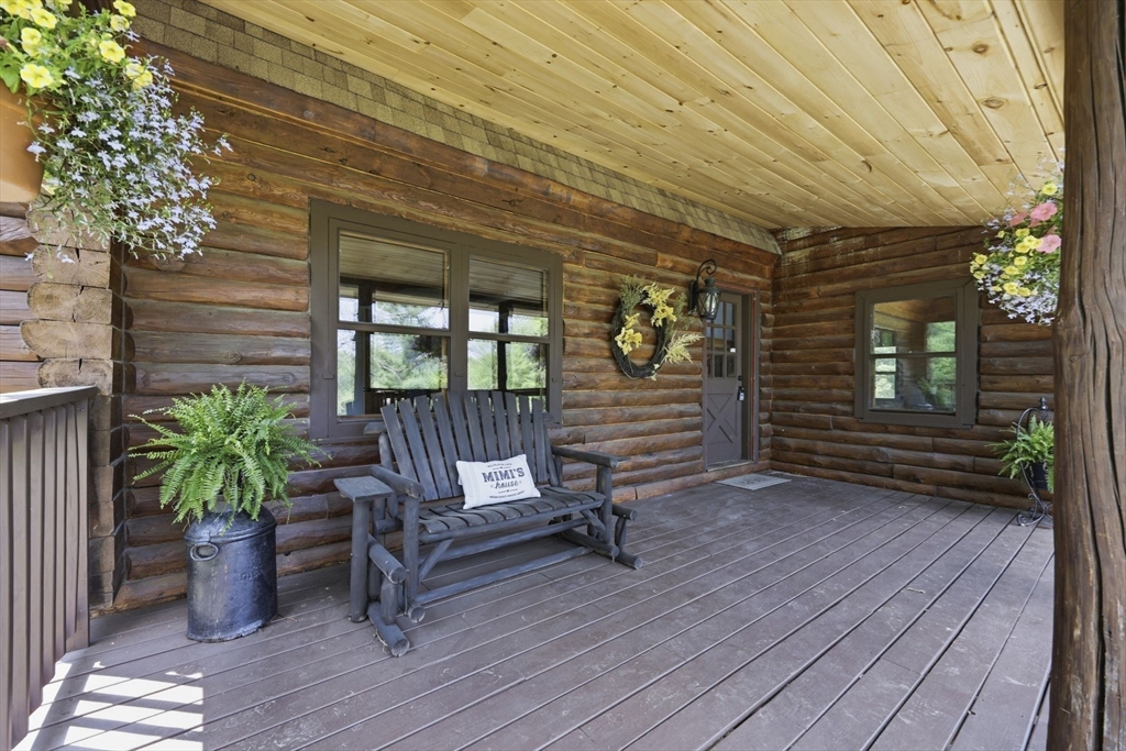 20 Greenwich Plains Rd