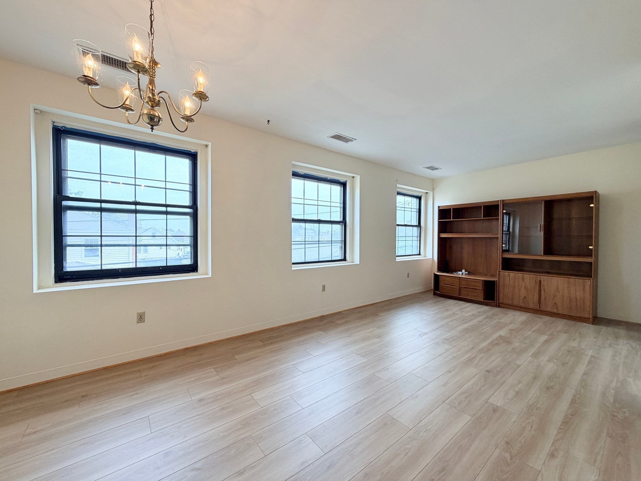 10 Weston Ave 303