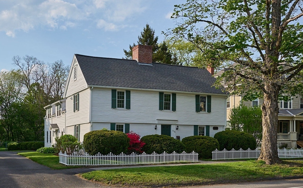 Photo of 179 South St, Northampton, MA