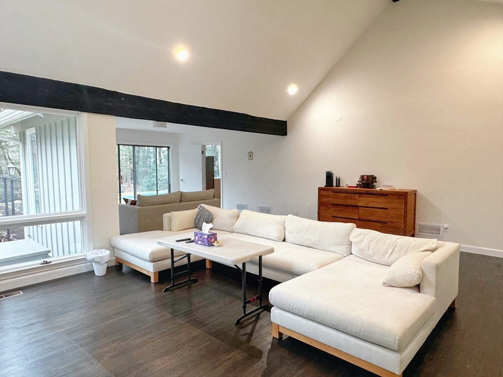 32 Hancock Rd