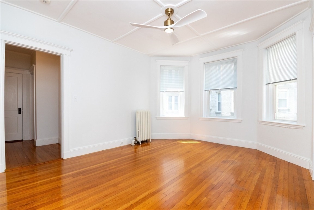 125 Park Dr 24