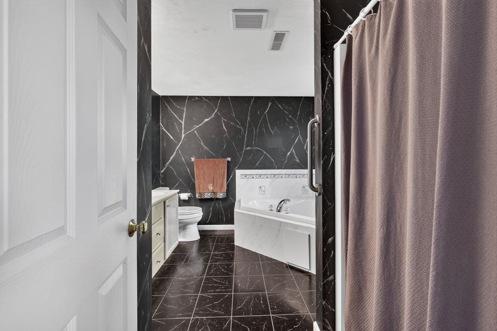 1 Tanglewood Park Dr #1, Haverhill, MA, 1 Tanglewood Park Dr #1, Haverhill, MA Photo #30