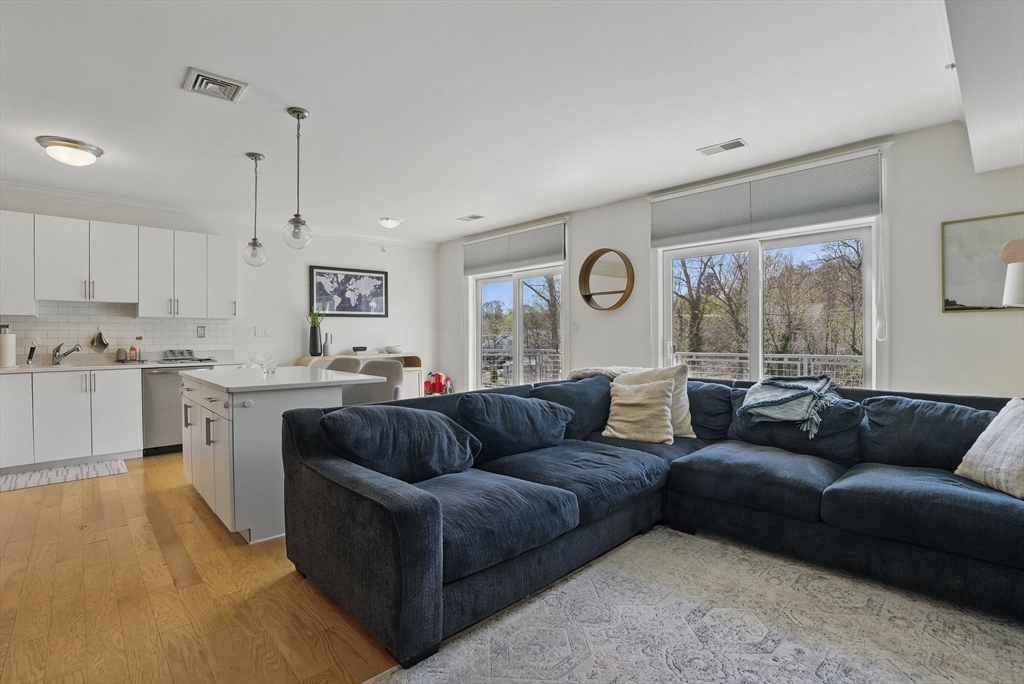 130 Tremont St 407
