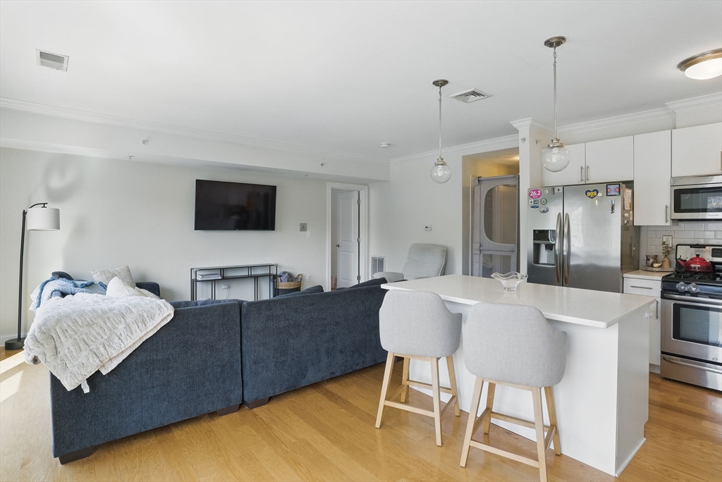 130 Tremont St 407