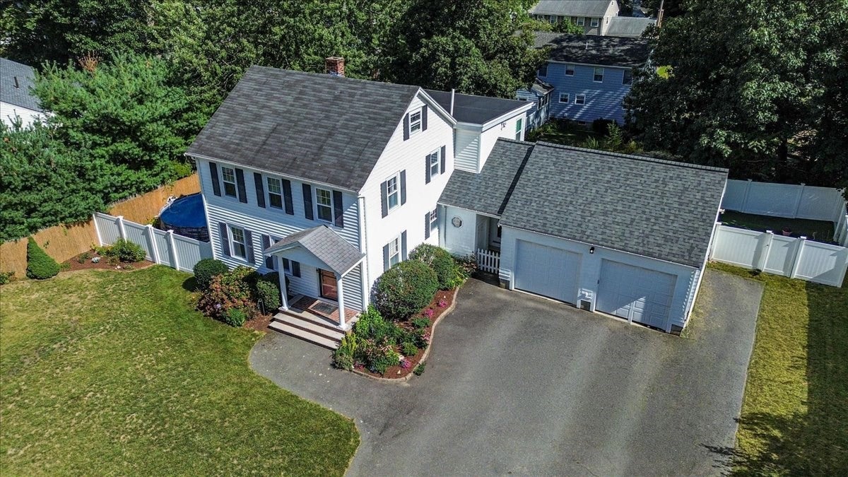 10 Azalea Cir, Dedham, MA, 10 Azalea Cir, Dedham, MA Photo #38