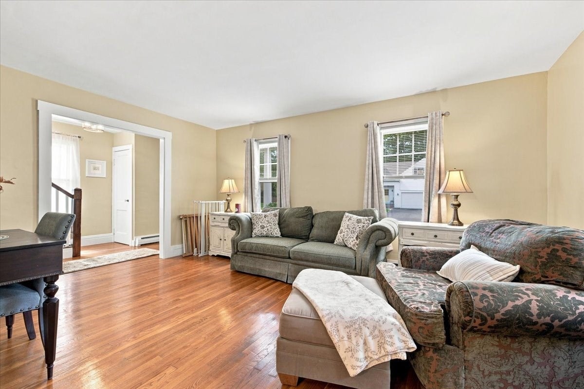 10 Azalea Cir