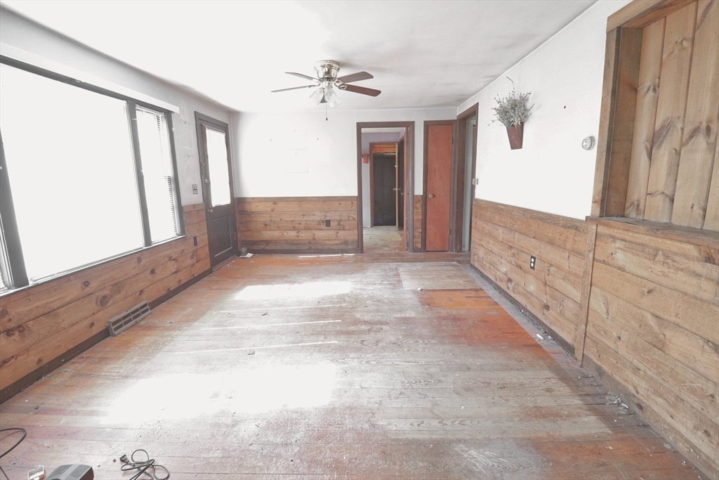 319 Main Street, Plaistow, NH Photo #12