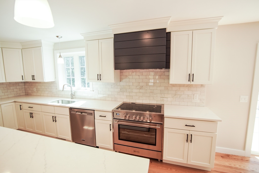 86 Howland Rd