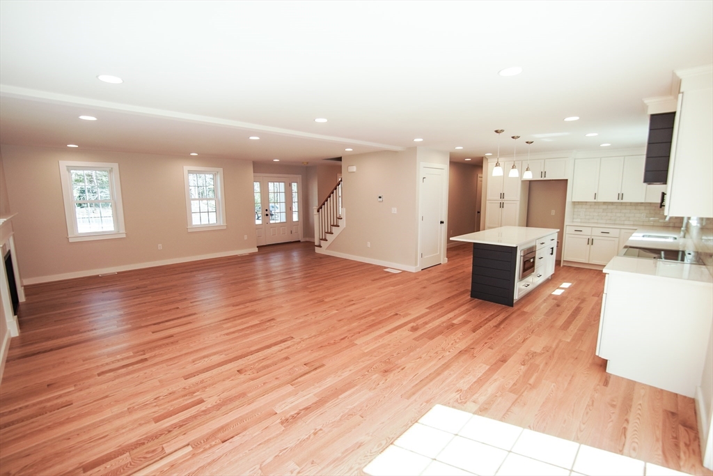 86 Howland Rd