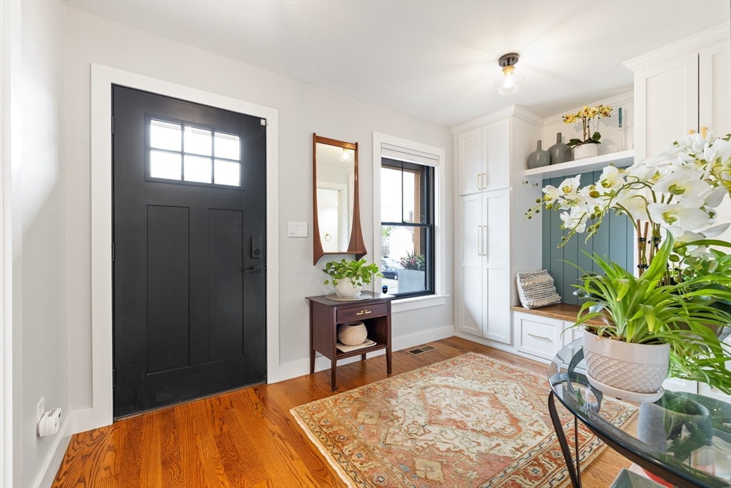 8 N Pleasant St 8