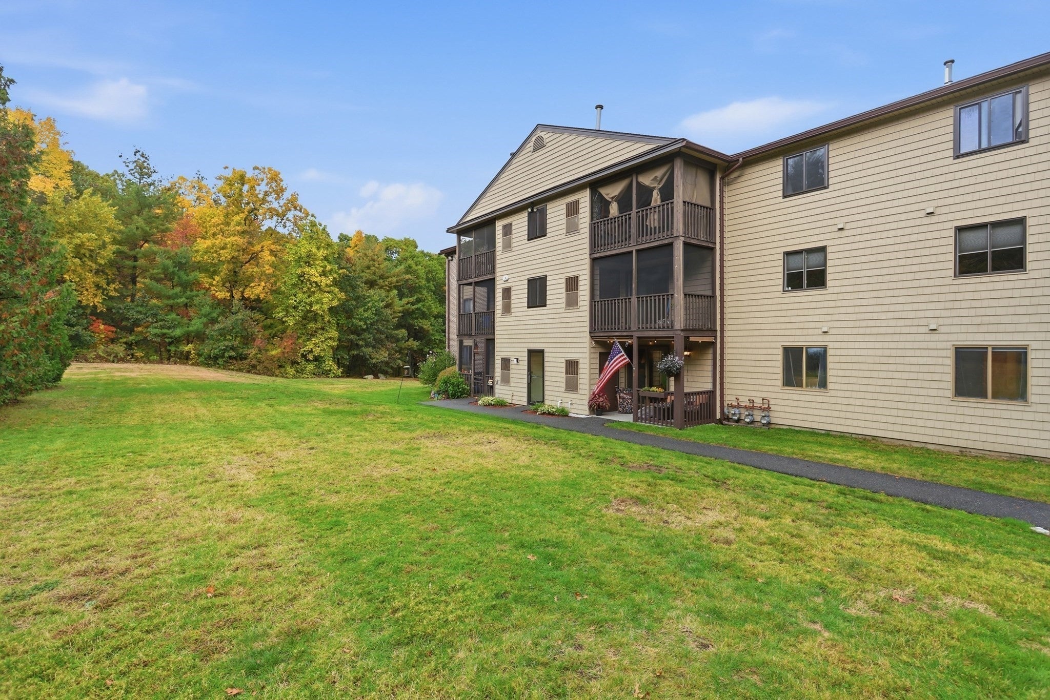 10 Village Ln #15, Tyngsborough, MA, 10 Village Ln #15, Tyngsborough, MA Photo #2