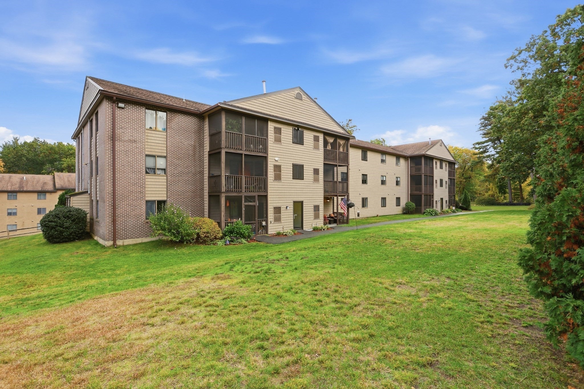 10 Village Ln #15, Tyngsborough, MA, 10 Village Ln #15, Tyngsborough, MA Photo #1