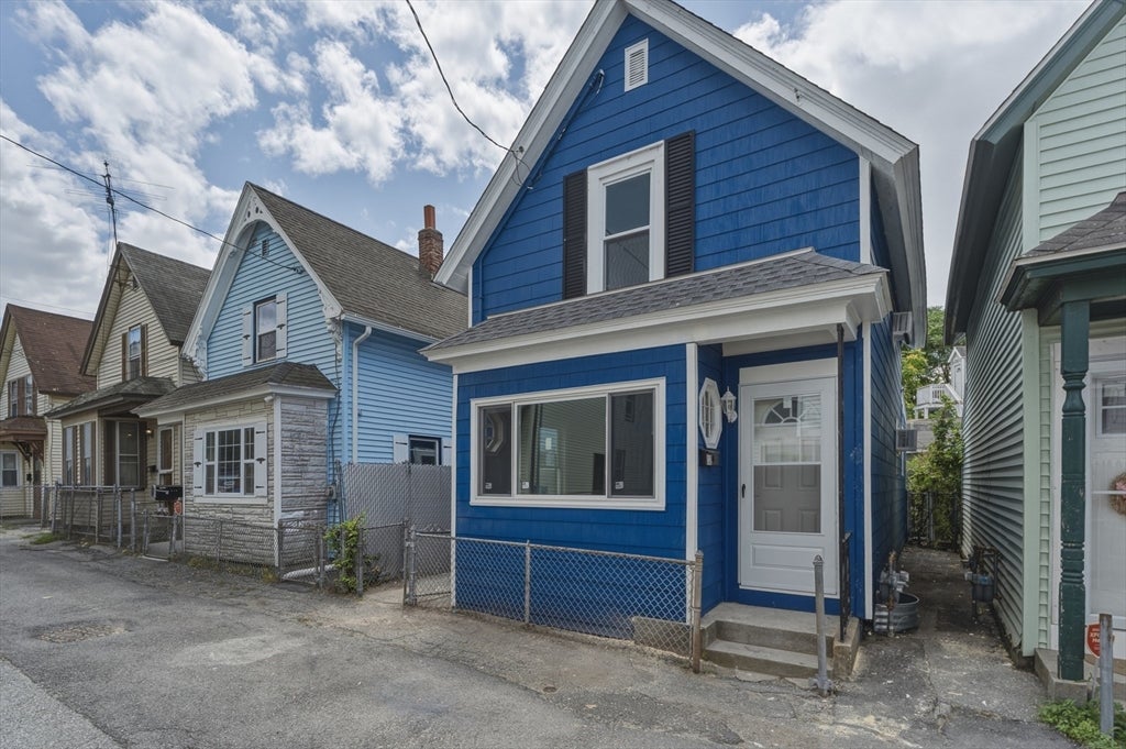 12 L St