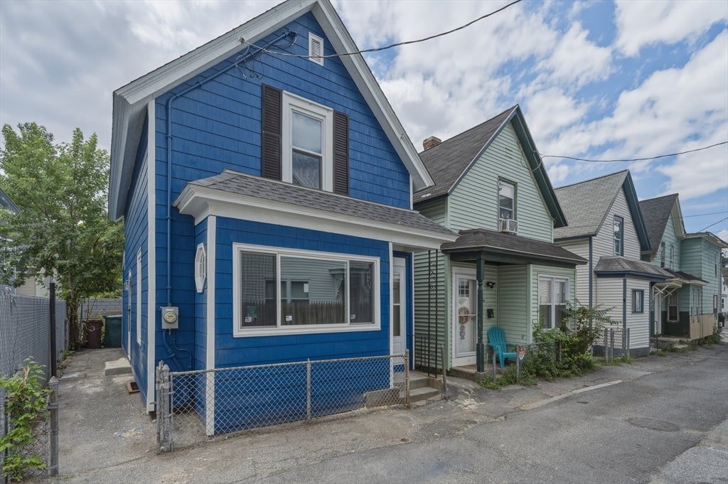 12 L St