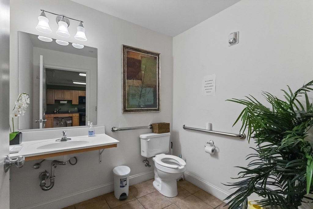1818 Main Street #216, Holden, MA Photo #32