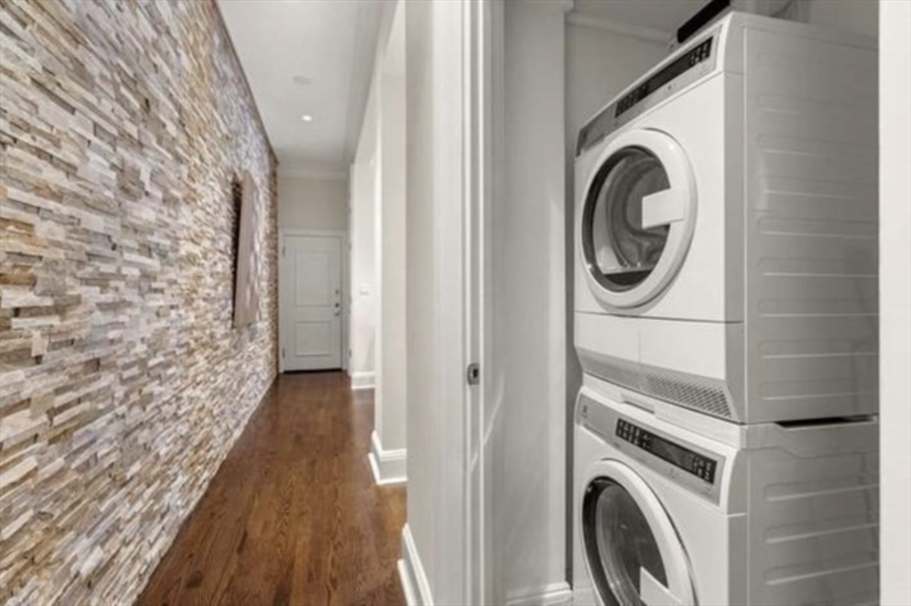 382 Commonwealth Ave 13