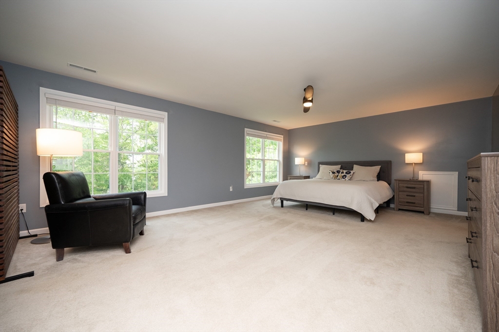 Norfolk, Massachusetts 02056, United States, 4 Bedrooms Bedrooms, ,4 BathroomsBathrooms,Residential,Pending,142597