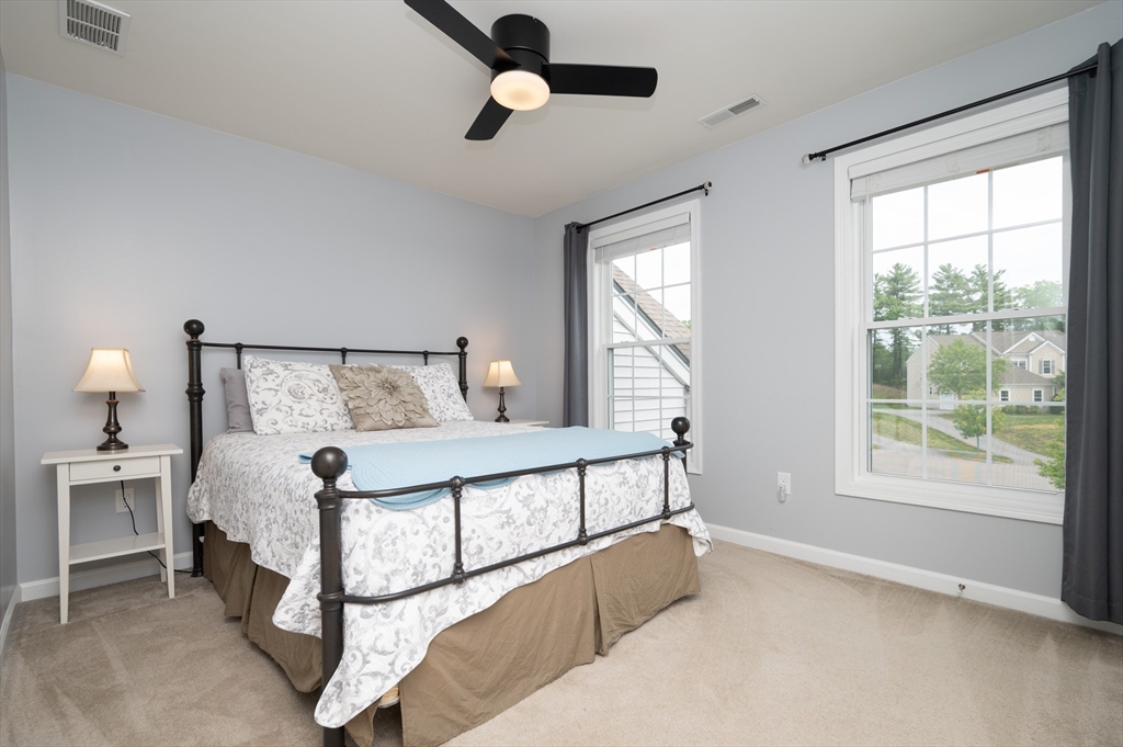 Norfolk, Massachusetts 02056, United States, 4 Bedrooms Bedrooms, ,4 BathroomsBathrooms,Residential,Pending,142597