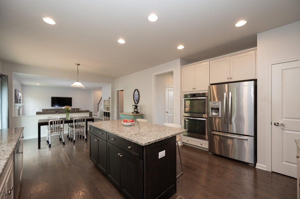 Norfolk, Massachusetts 02056, United States, 4 Bedrooms Bedrooms, ,4 BathroomsBathrooms,Residential,Pending,142597