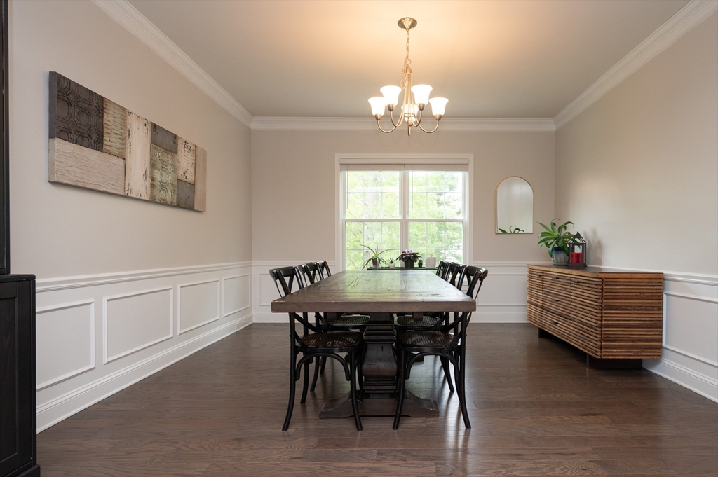 Norfolk, Massachusetts 02056, United States, 4 Bedrooms Bedrooms, ,4 BathroomsBathrooms,Residential,Pending,142597