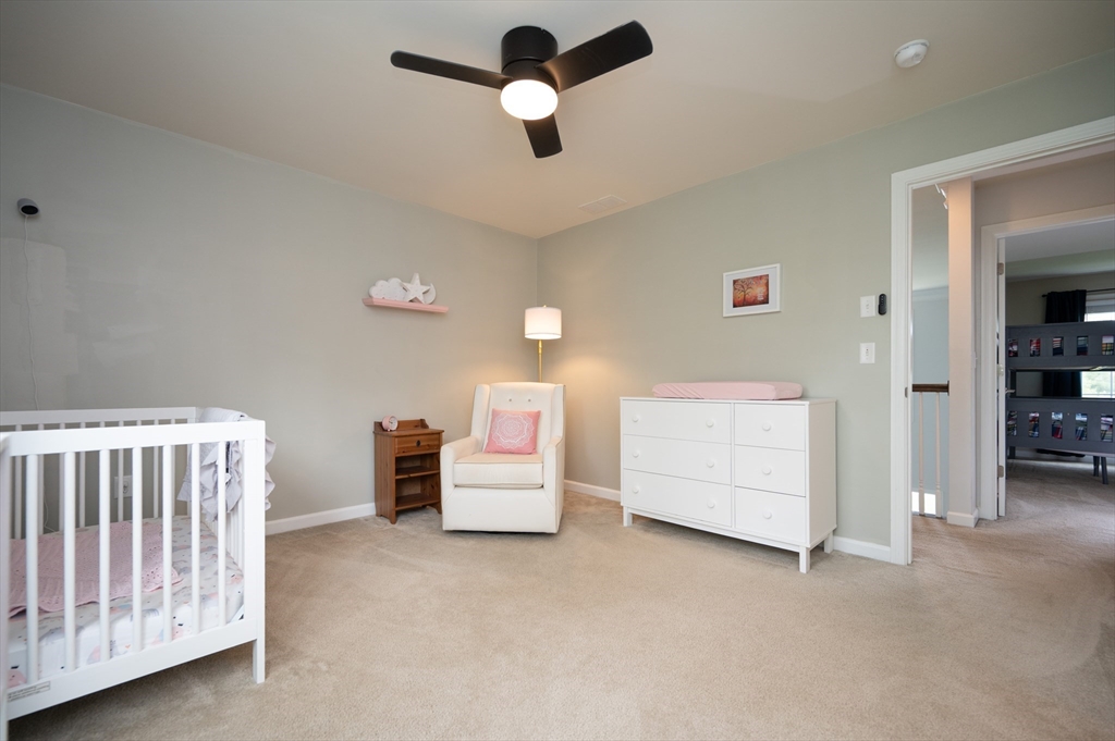 Norfolk, Massachusetts 02056, United States, 4 Bedrooms Bedrooms, ,4 BathroomsBathrooms,Residential,Pending,142597