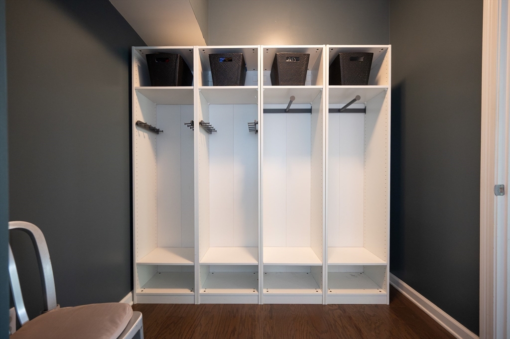 Norfolk, Massachusetts 02056, United States, 4 Bedrooms Bedrooms, ,4 BathroomsBathrooms,Residential,Pending,142597