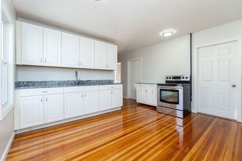 74 Austin St 2 Norwood MA 02062