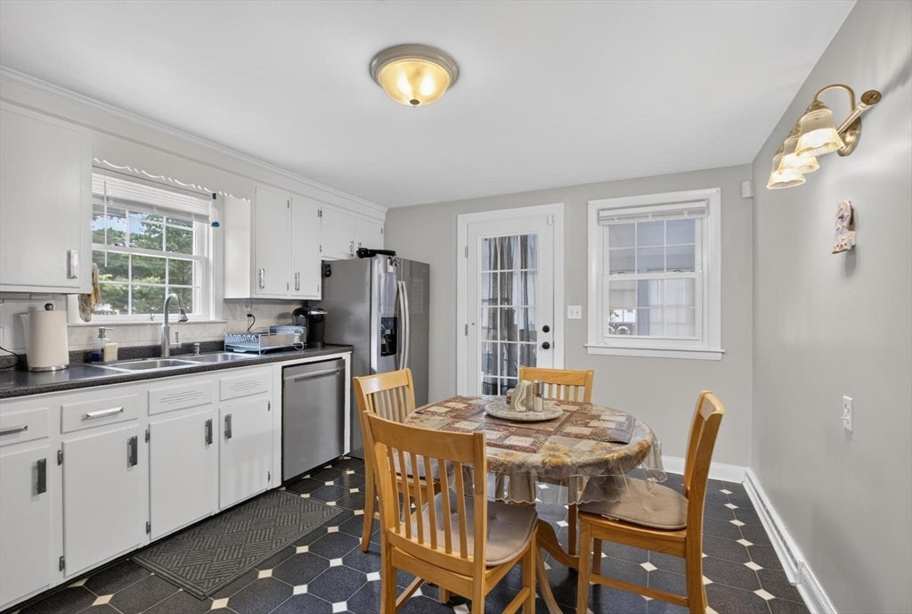 12 Claude Rd, Chelmsford, MA, 12 Claude Rd, Chelmsford, MA Photo #3