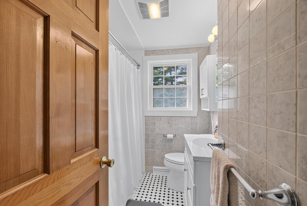 12 Claude Rd, Chelmsford, MA, 12 Claude Rd, Chelmsford, MA Photo #14