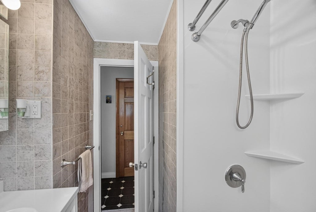 12 Claude Rd, Chelmsford, MA, 12 Claude Rd, Chelmsford, MA Photo #16