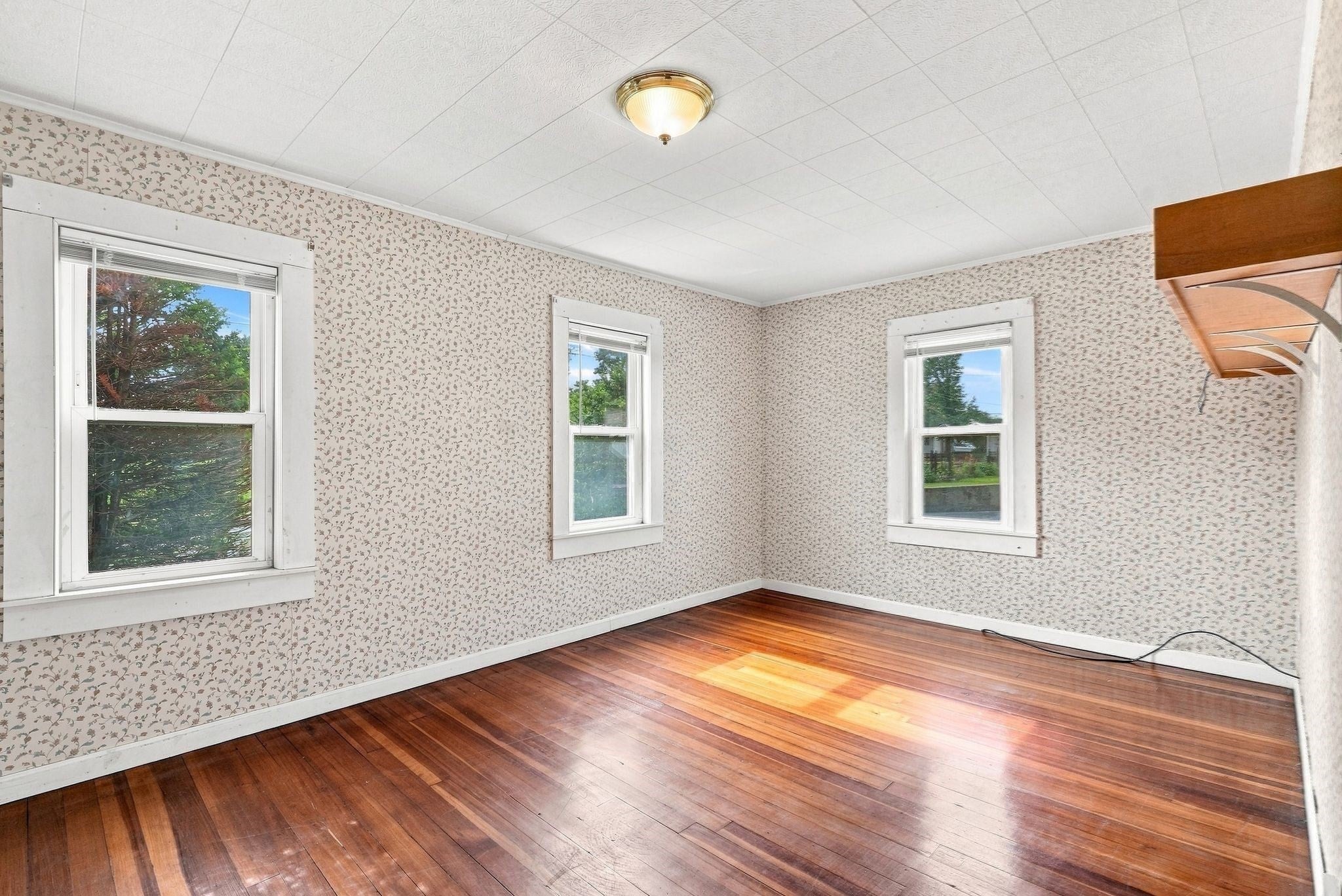 255 Center St, Ludlow, MA, 255 Center St, Ludlow, MA Photo #6