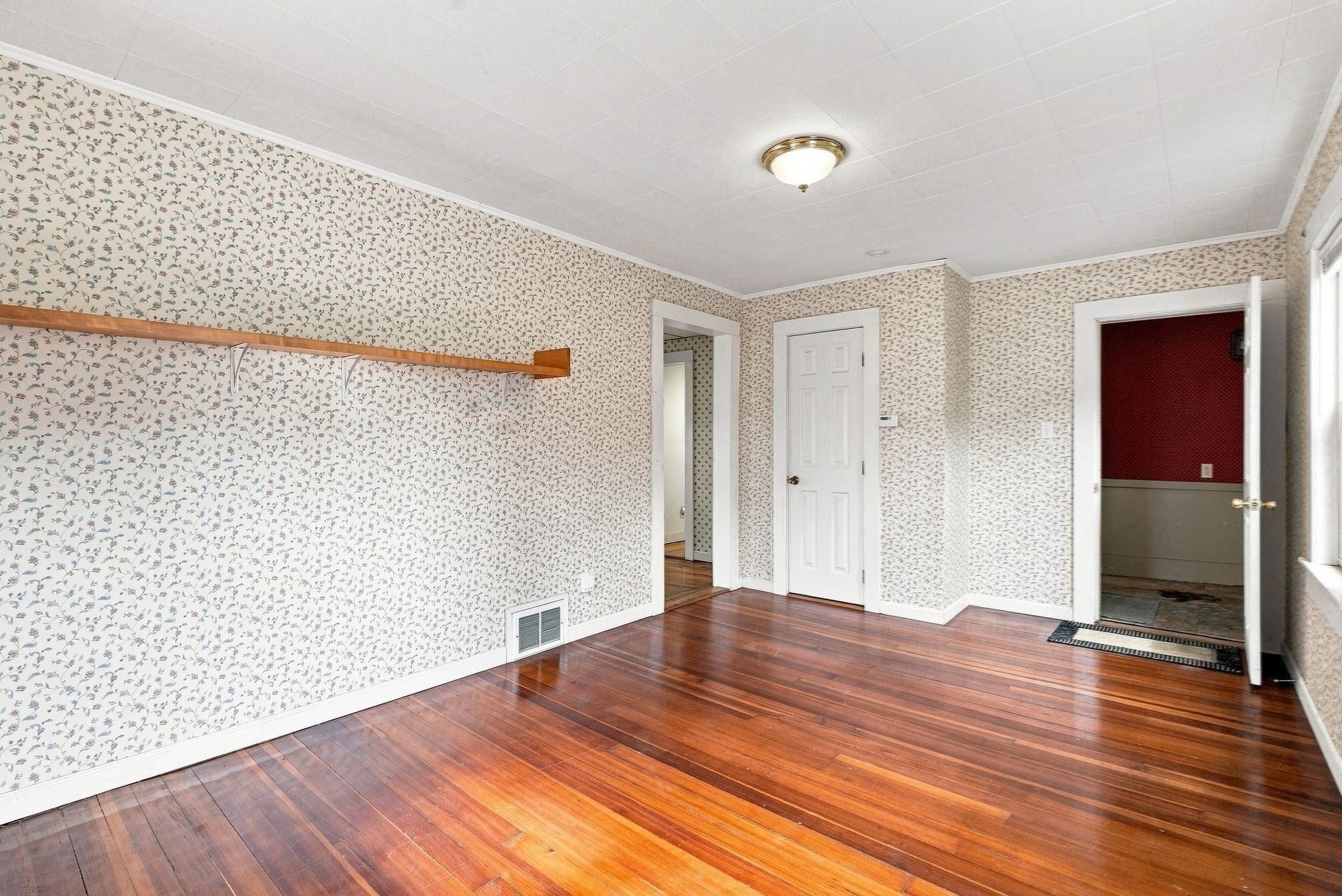 255 Center St, Ludlow, MA, 255 Center St, Ludlow, MA Photo #8