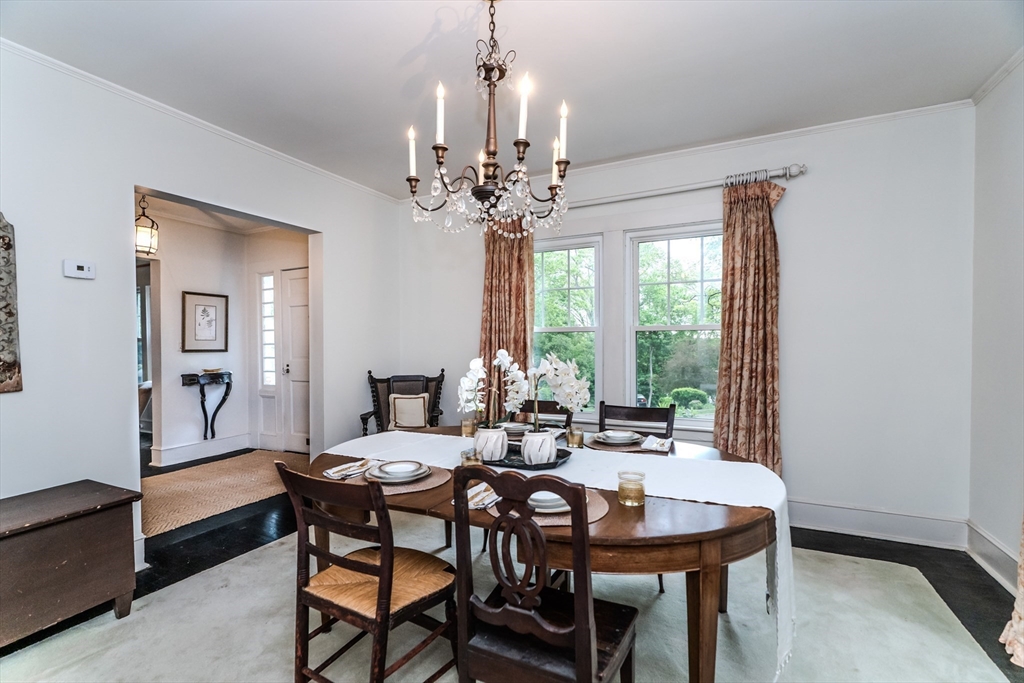 Holyoke, Massachusetts 01040, United States, 4 Bedrooms Bedrooms, ,3 BathroomsBathrooms,Residential,Active,131108