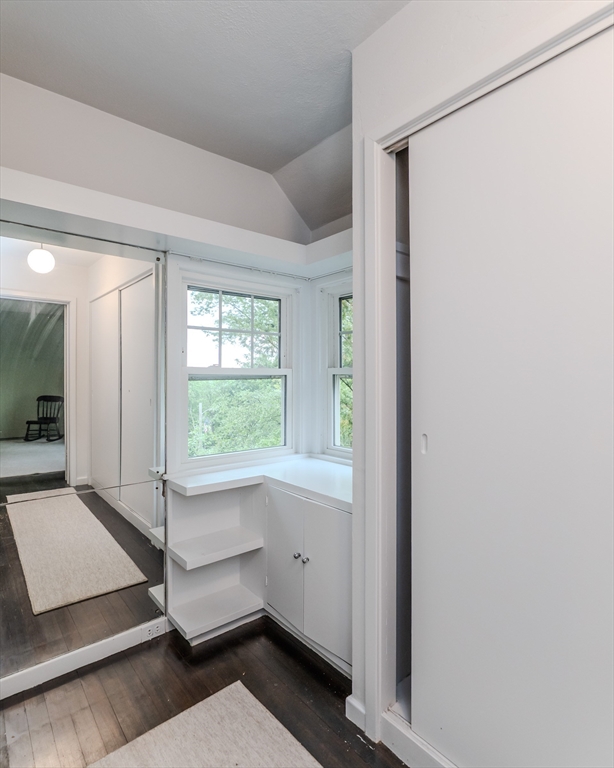 Holyoke, Massachusetts 01040, United States, 4 Bedrooms Bedrooms, ,3 BathroomsBathrooms,Residential,Active,131108