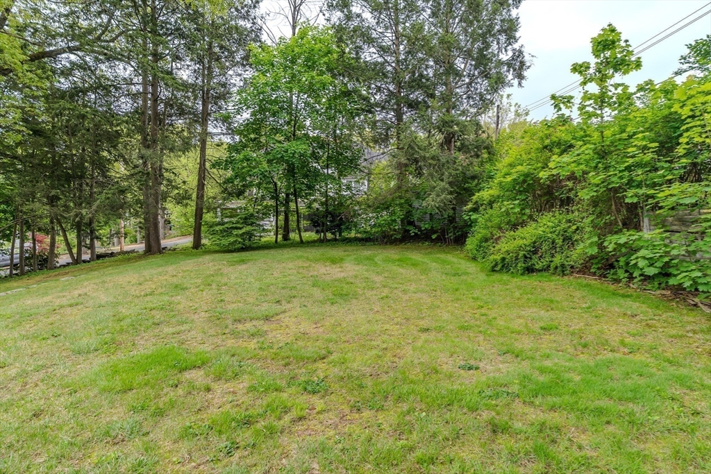 Holyoke, Massachusetts 01040, United States, 4 Bedrooms Bedrooms, ,3 BathroomsBathrooms,Residential,Active,131108