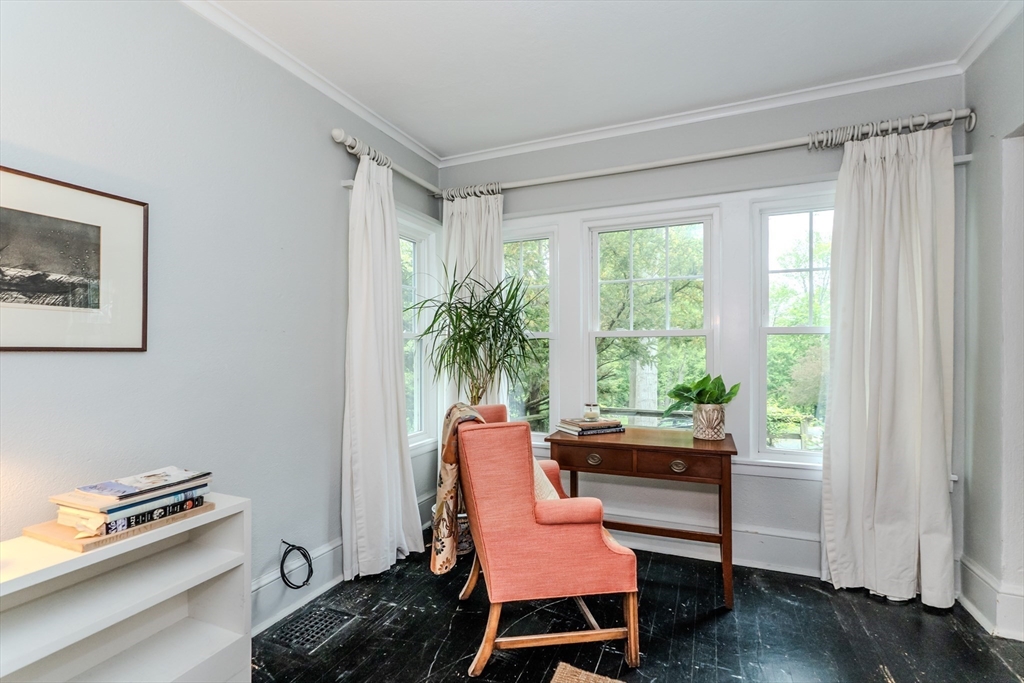 Holyoke, Massachusetts 01040, United States, 4 Bedrooms Bedrooms, ,3 BathroomsBathrooms,Residential,Active,131108