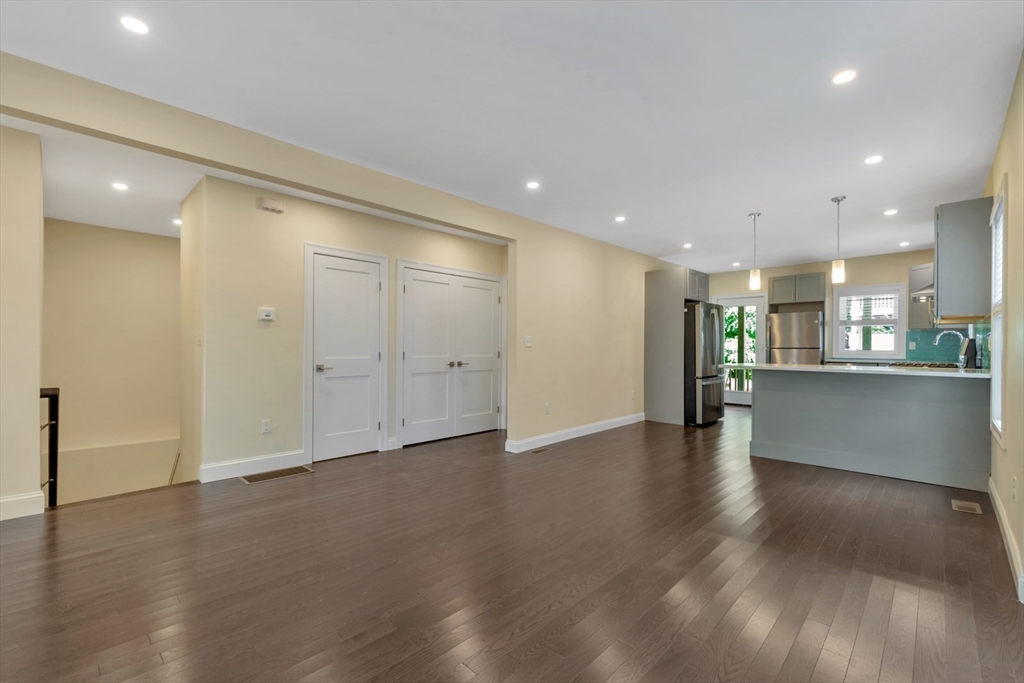 161 Fourth St #1, Medford, MA Photo #12