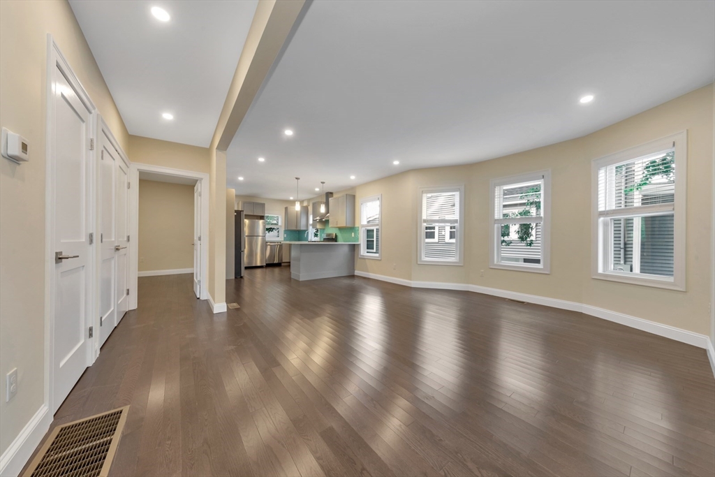 161 Fourth St #1, Medford, MA Photo #9