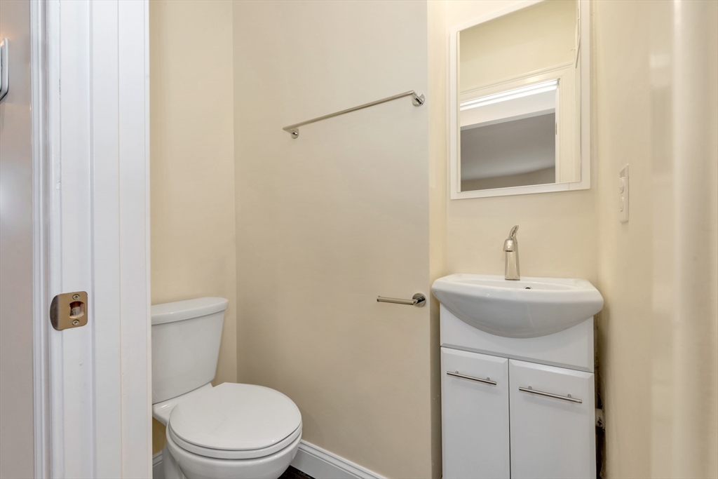 161 Fourth St #1, Medford, MA Photo #19