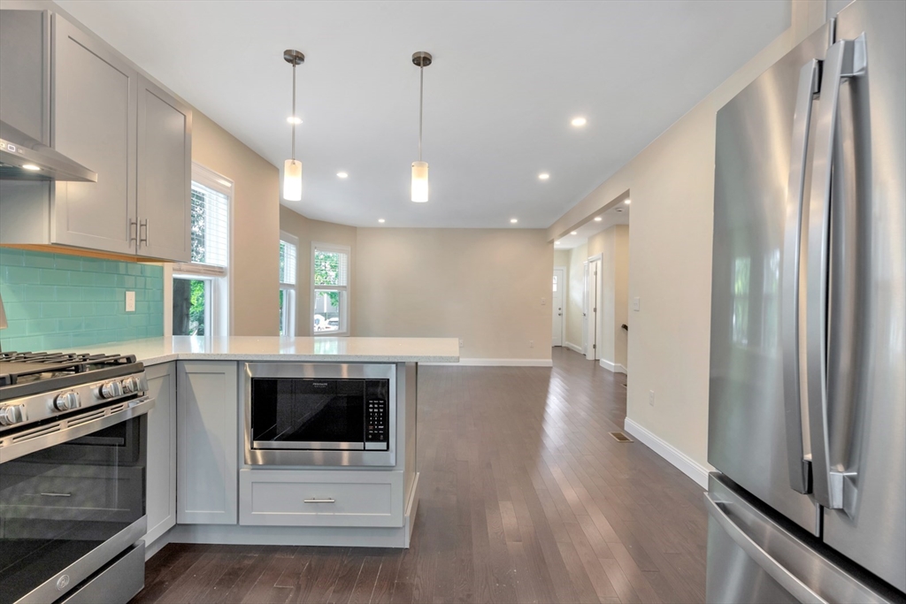 161 Fourth St #1, Medford, MA Photo #18