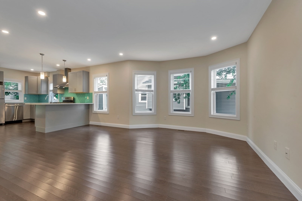 161 Fourth St #1, Medford, MA Photo #10