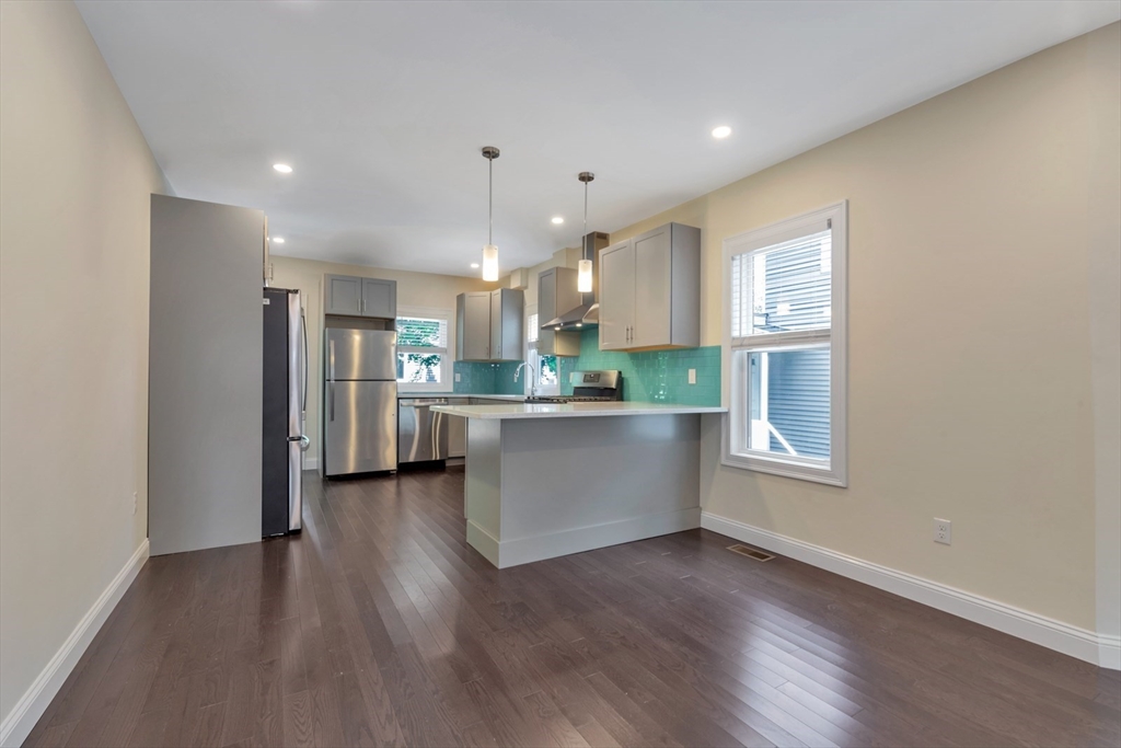 161 Fourth St #1, Medford, MA Photo #13