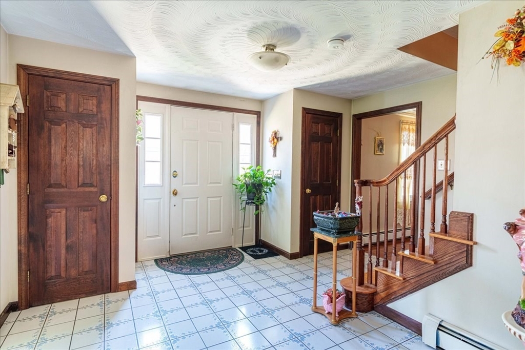 14 Whitewood Rd