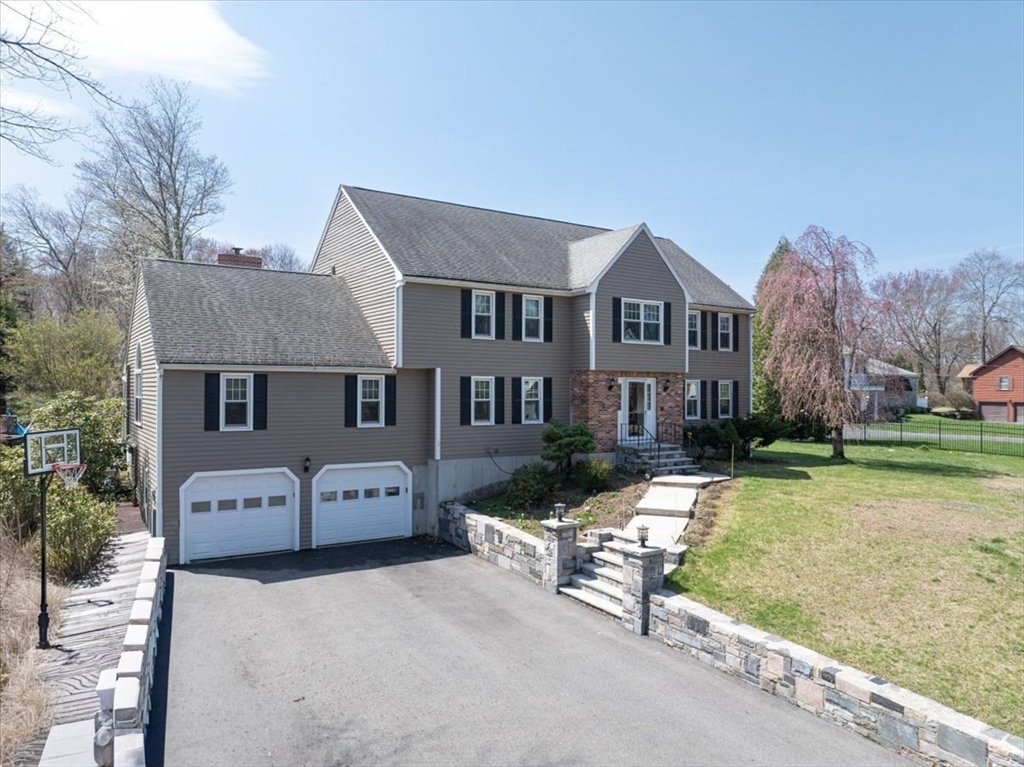14 Whitewood Rd