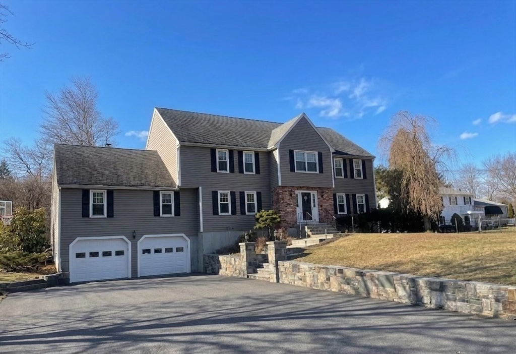 14 Whitewood Rd
