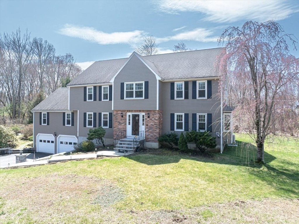 14 Whitewood Rd